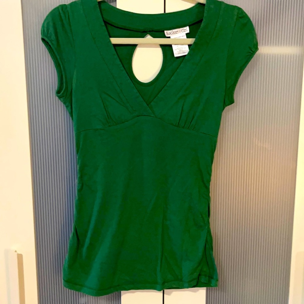 Green Short Sleeve V-neck T-Shirt with Key Hole Back